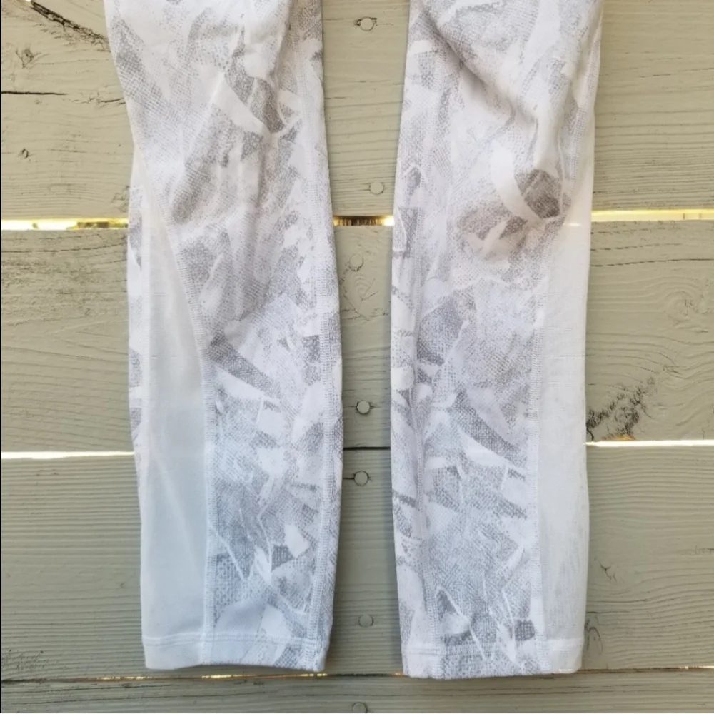 Lululemon Train Times 7/8 Mesh Leggings Jasmine White Sz 6